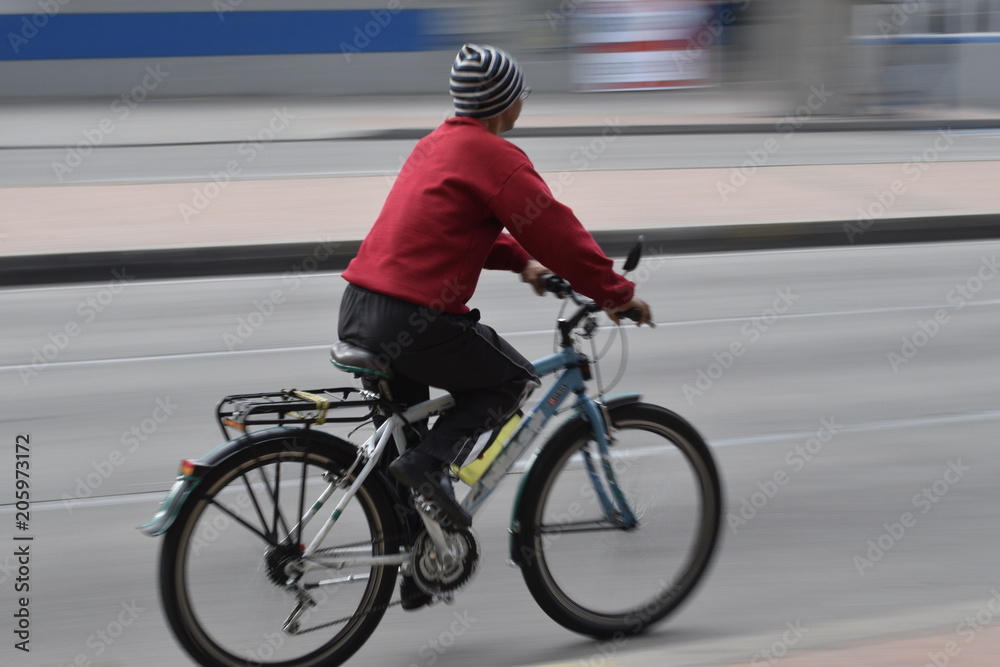 Fototapeta premium Cyclist in motion
