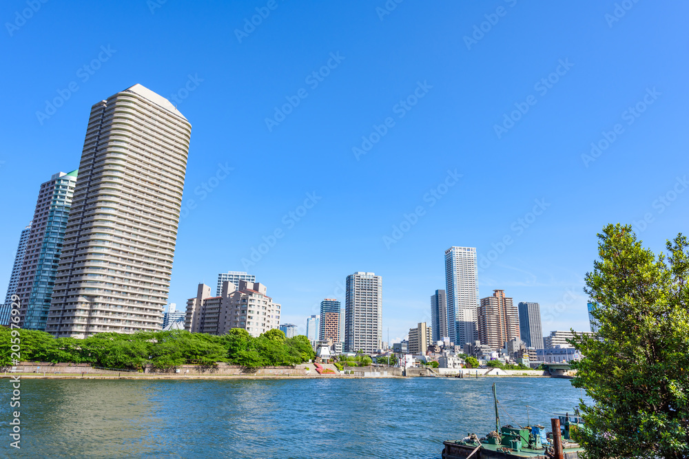 隅田川沿いの高層マンション High-rise condominium in Tokyo