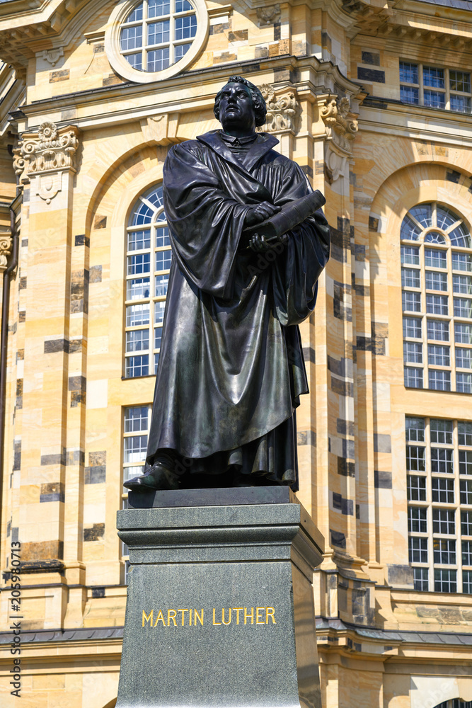 Fototapeta premium Martin Luther memorial near Frauenkirche Dresden