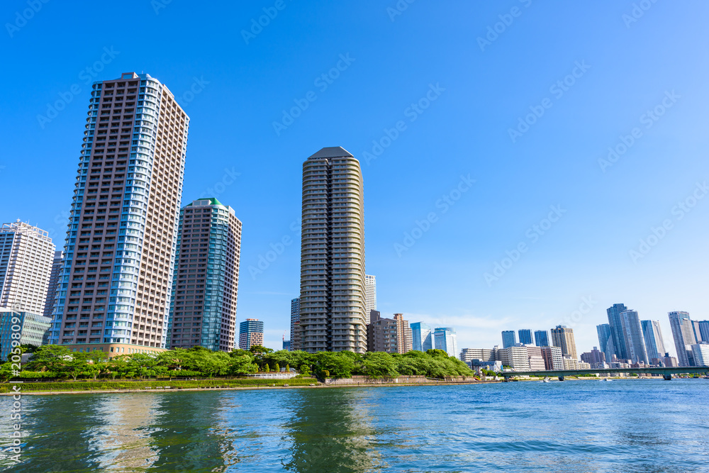 隅田川沿いの高層マンション High-rise condominium in Tokyo 隅田川沿いの高層マンション High-rise condominium in Tokyo