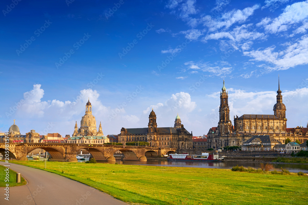 Fototapeta premium Dresden skyline and Elbe river in Saxony Germany