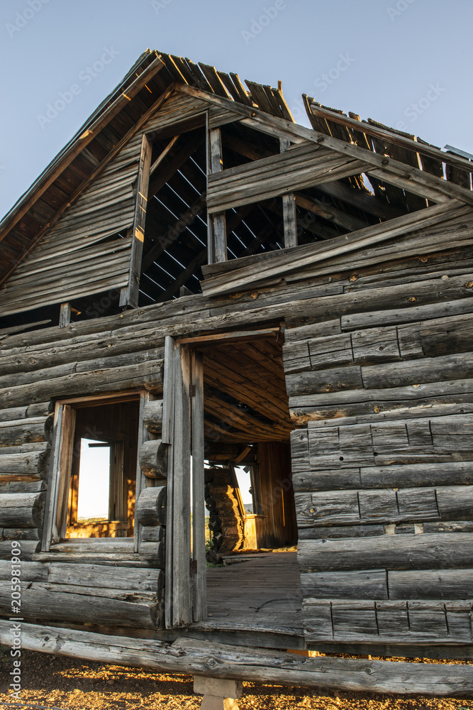 Abandoned wood cabin in Dead Horse Ranch State Park, Arizona Abandoned wood cabin in Dead Horse Ranch State Park, Arizona