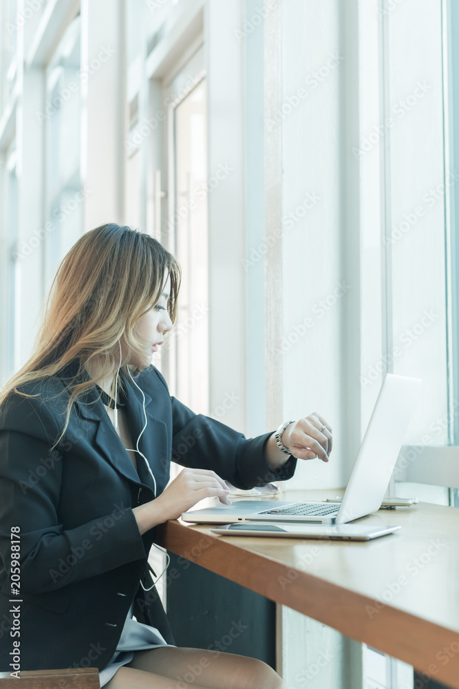 Business people watch time Business people watch time