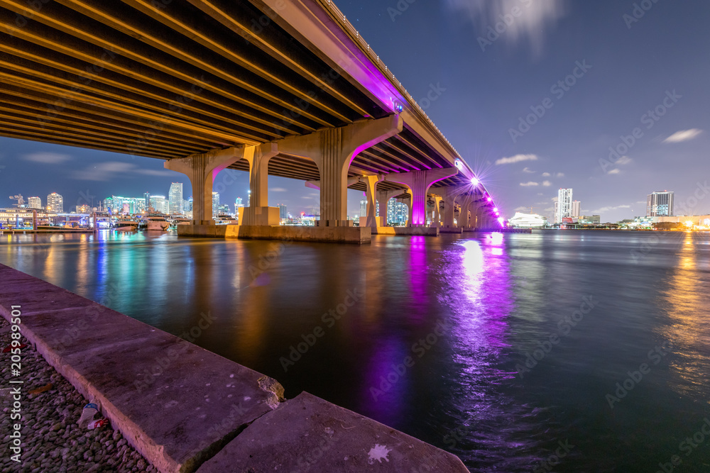 Fototapeta premium The MacArthur Causeway