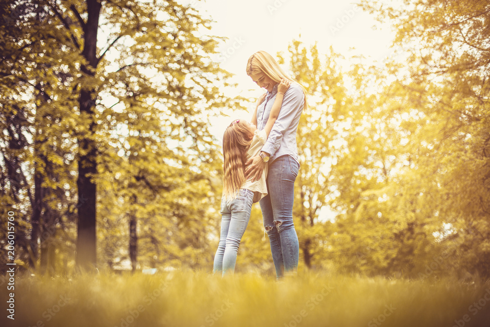 Fototapeta premium Talk at park.