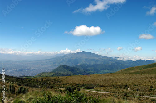 Volcan au-dessus de Quito