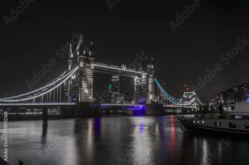 Obraz symbole Londynu - Tower Bridge nocą
