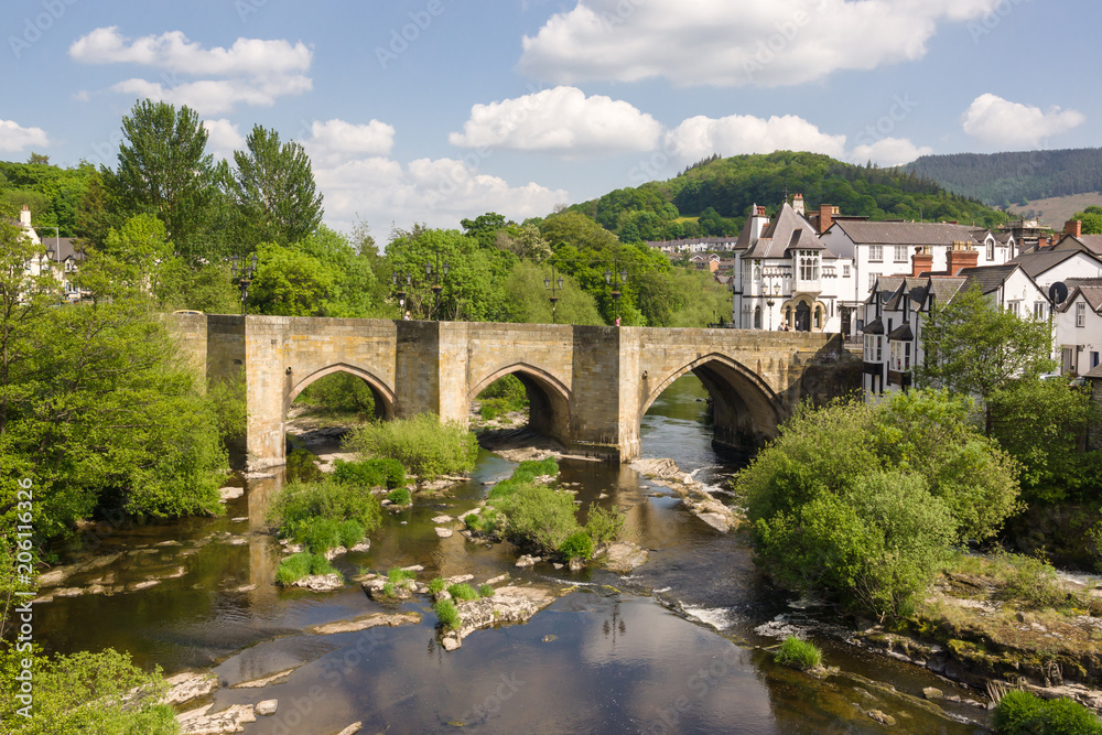 The Dee bridge in Llangollen one of the Seven Wonders of Wales built in 16th century it is the main crossing point over the River Dee or Afon Dyfrdwy in Welsh