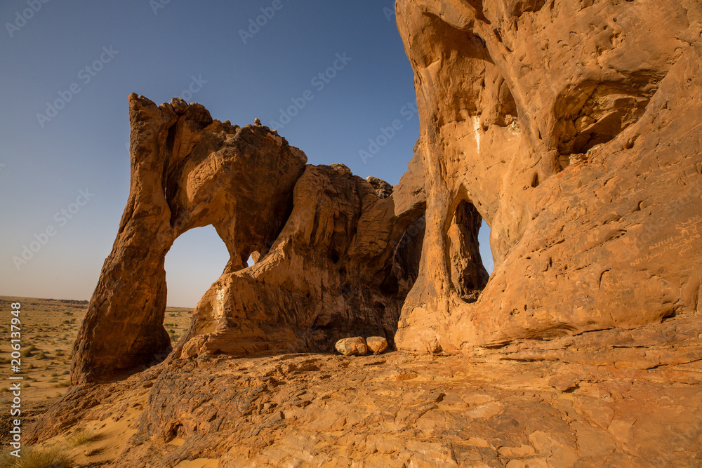 Beautiful elephant shaped rock arch in Sahara rock formation – Elephant Rock, Mauritania Beautiful elephant shaped rock arch in Sahara rock formation – Elephant Rock, Mauritania