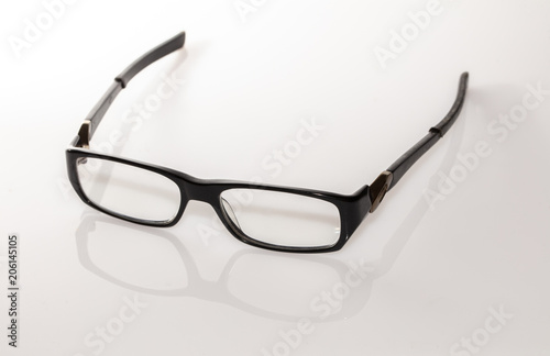 progressive lenses eliminate the traditional lines of bifocals and trifocals