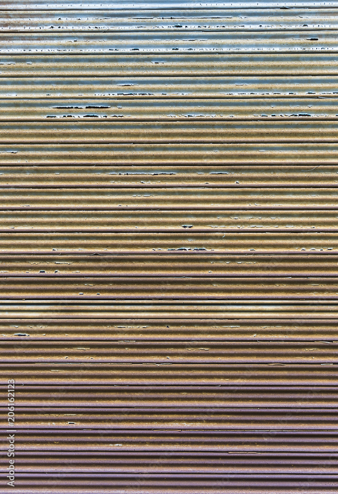 Obraz premium 錆びたシャッタードア