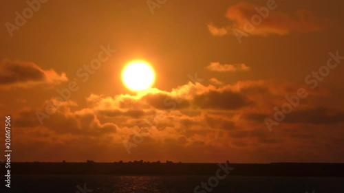 沖縄那覇港の夕陽