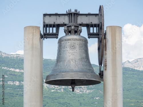 park of memory, maria dolens bell i