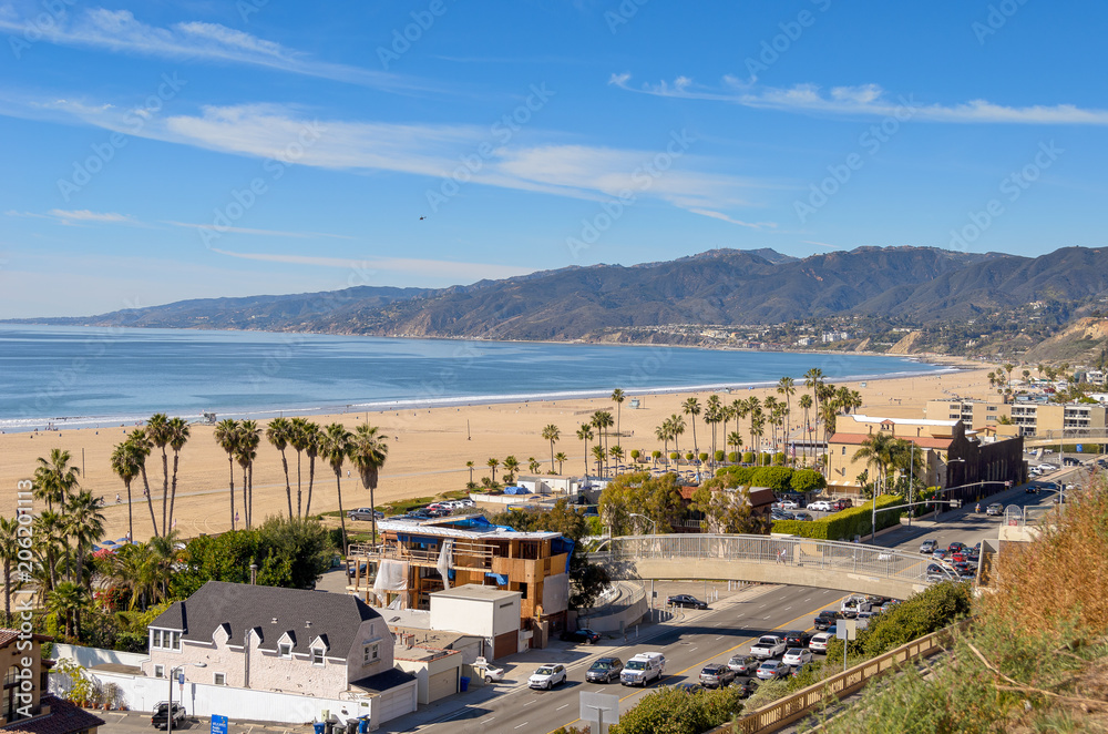 View of Santa Monica beach and Pacific Coast highway in southern California. - obrazy, fototapety, plakaty 