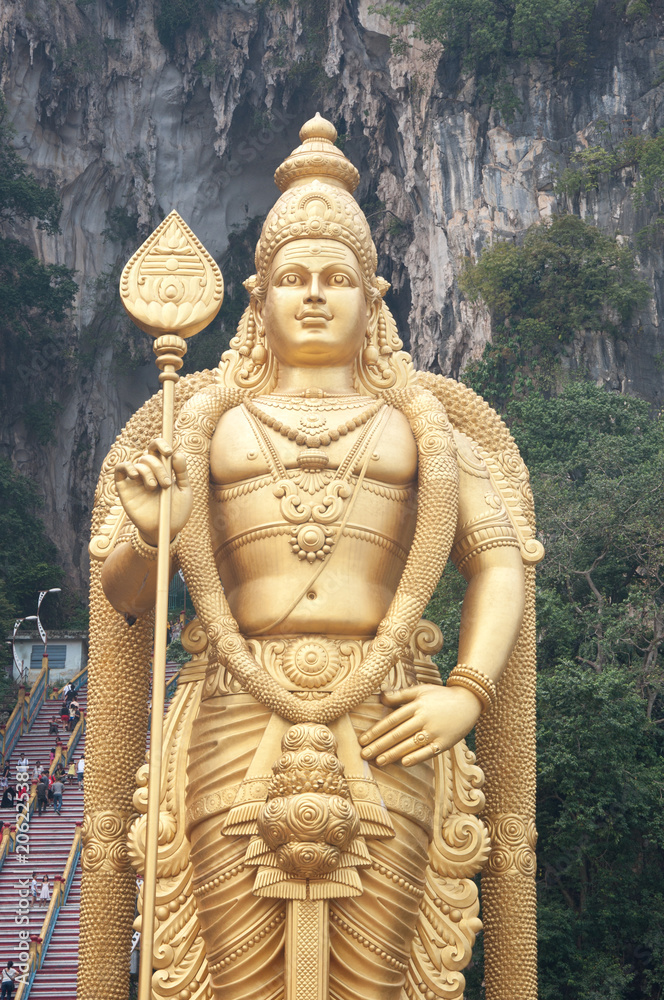 Fototapeta premium Escultura hindú a los pies de Batu Caves