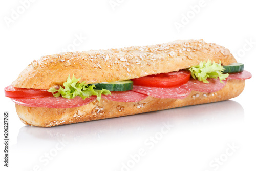 Baguette Brötchen Sandwich Vollkorn belegt mit Salami frisch freigestellt Freisteller