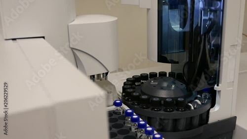 Autosampler im Labor, Gaschromatograph photo