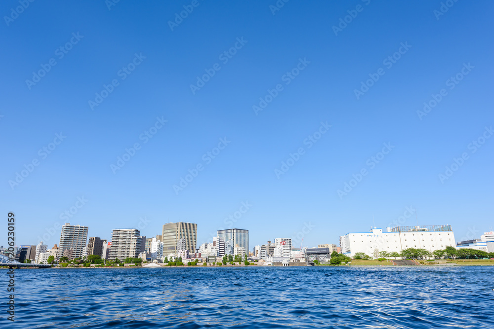 隅田川とマンション　Sumida river and condominiums