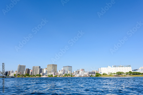 隅田川とマンション Sumida river and condominiums