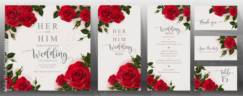 Plakat Szablony kart zaproszenie na ślub z realistyczne piękny kwiat na kolor tła.