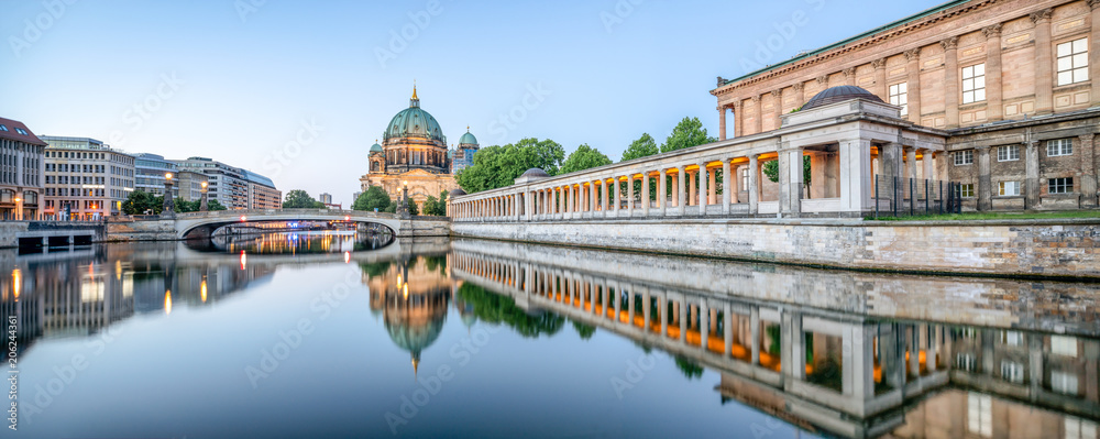 Naklejka premium Katedra Berlińska i Panorama Wyspy Muzeów