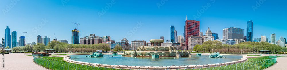 Obraz premium Buckingham fountain in Grant Park, Chicago, USA