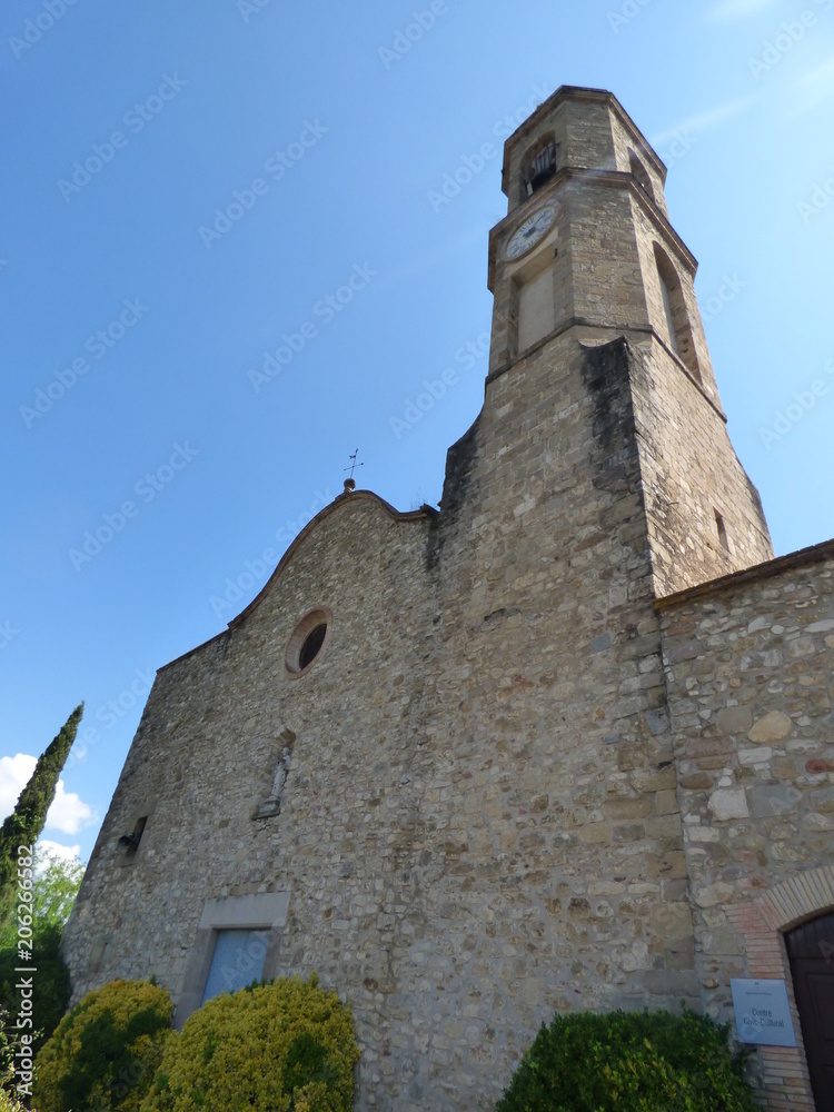 Mieras /Mieres, pueblo de la provincia de Gerona (Cataluña,España) ubicado en la comarca de la Garrocha. Pertenece al Parque Natural de la Zona Volcánica de la Garrocha Mieras /Mieres, pueblo de la provincia de Gerona (Cataluña,España) ubicado en la comarca de la Garrocha. Pertenece al Parque Natural de la Zona Volcánica de la Garrocha