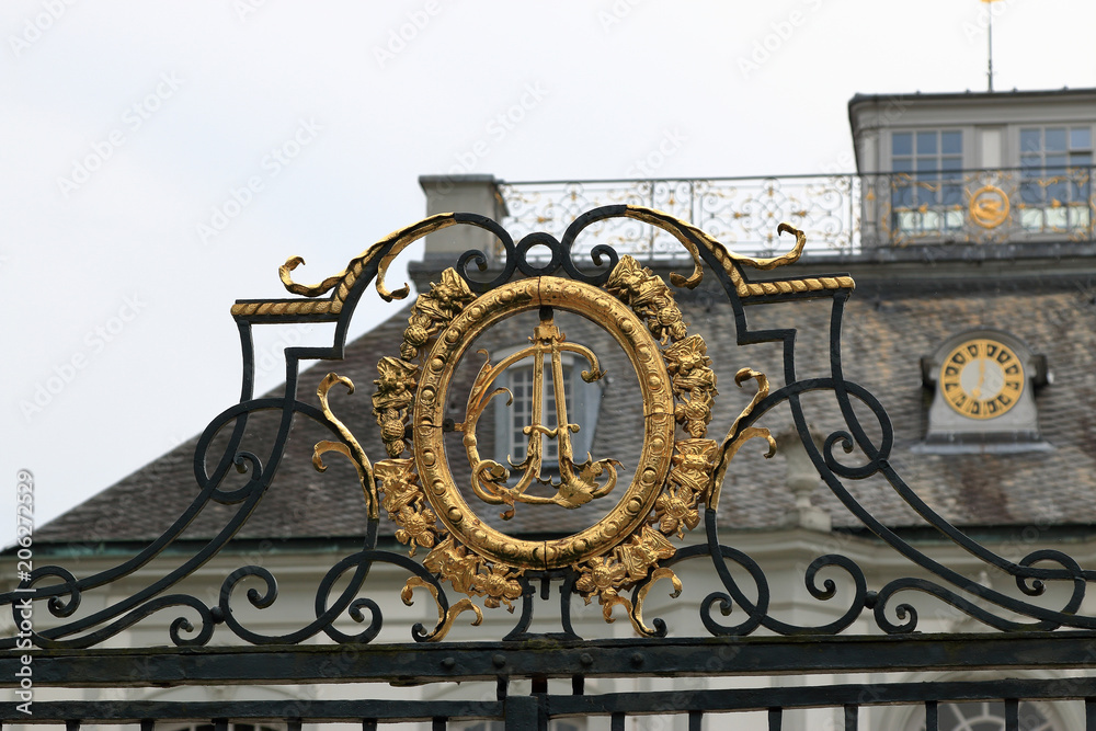 Emblem, Symbol von Clemens August, Kurfürst im 18. Jahrhundert Emblem, Symbol von Clemens August, Kurfürst im 18. Jahrhundert