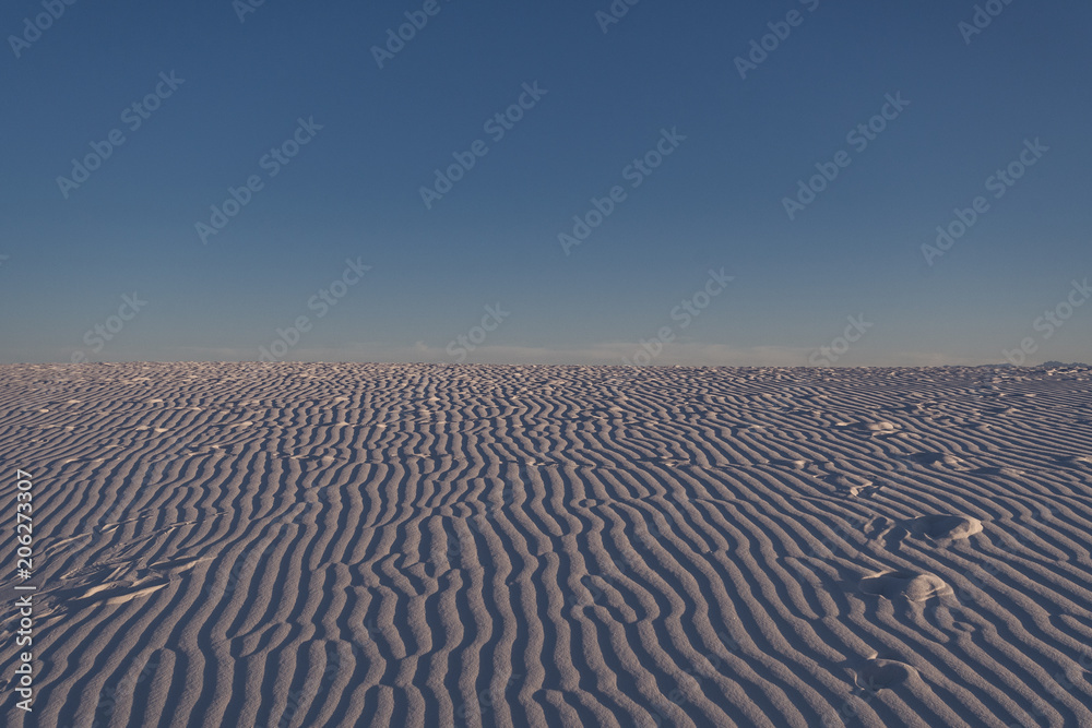 Naklejka premium dunes and sand in desert landscape