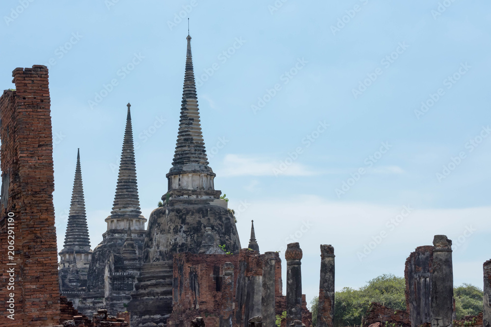Fototapeta premium タイ・アユタヤ・遺跡・ワット・プラ・シーサンペット 
