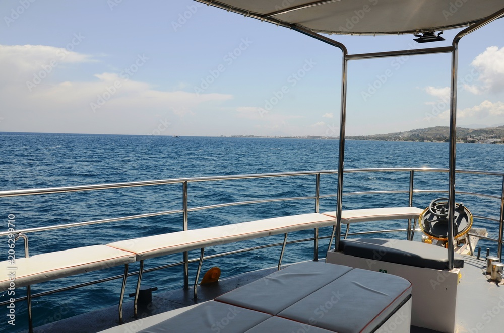 Fototapeta premium Tour en goélette au large du port de Kos (Dodécanèse-Grèce) 