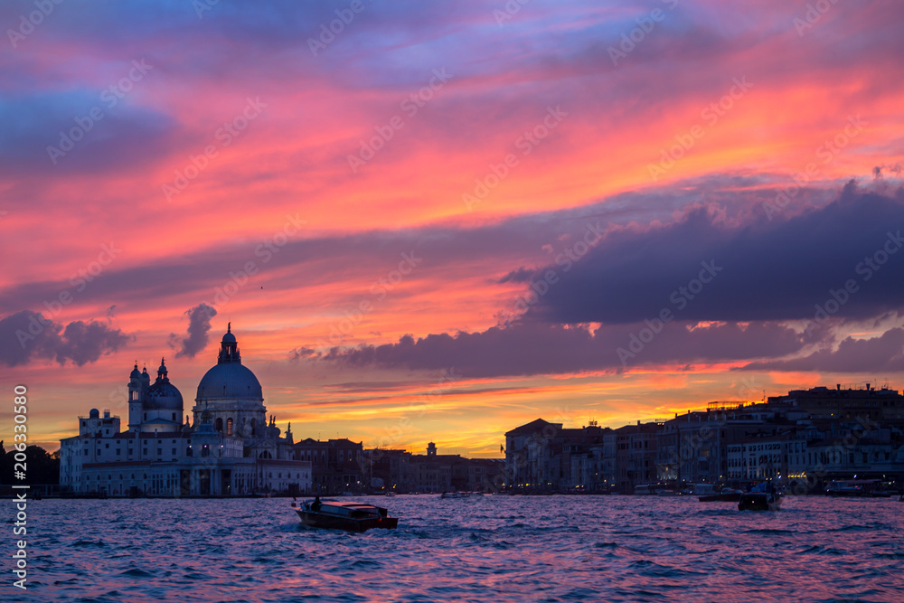 Fototapeta premium Basilica Santa Maria della salute at sunset, Venice