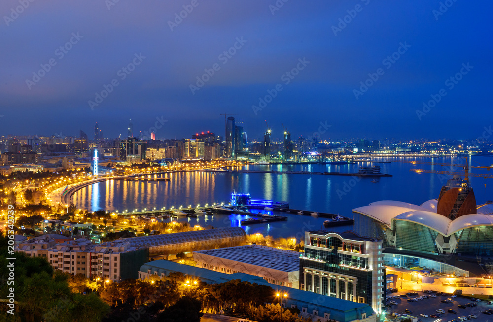 Obraz premium Night view of the city and Baku boulevard. Baku. Azerbaijan