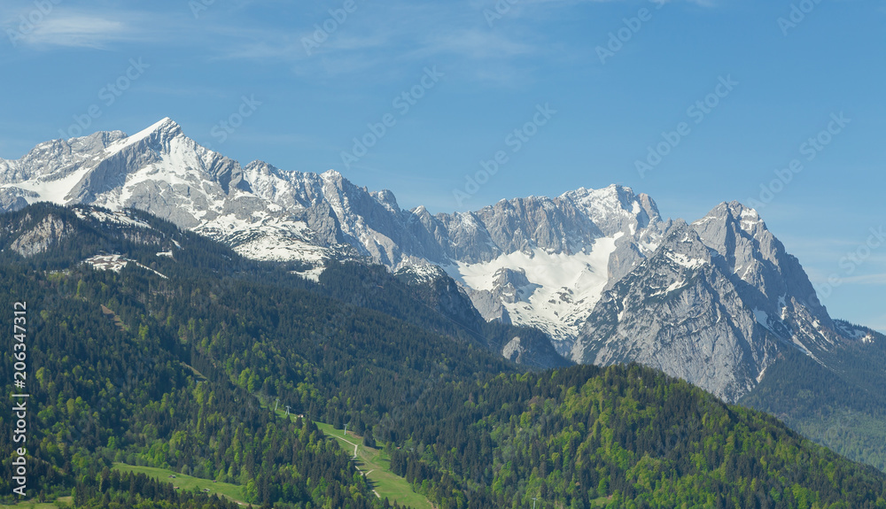 Alpen Panorama von Garmisch-Partenkirchen Bayern Deutschland