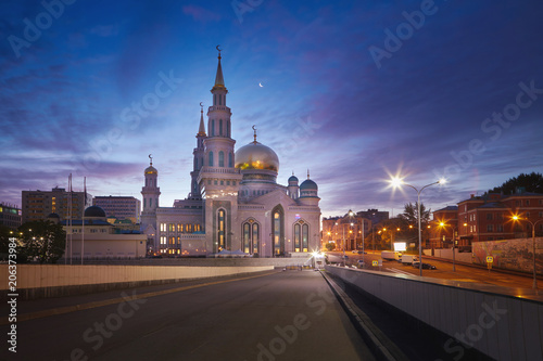 Morning near the Cathedral mosque in Moscow
