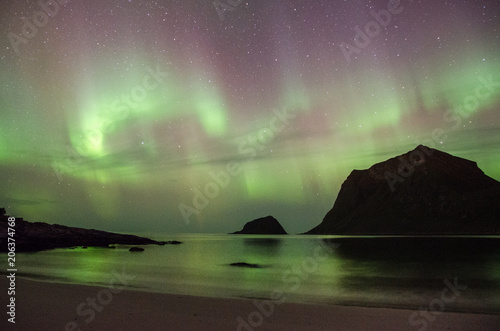 Aurores boréales aux Lofoten, Norvège photo