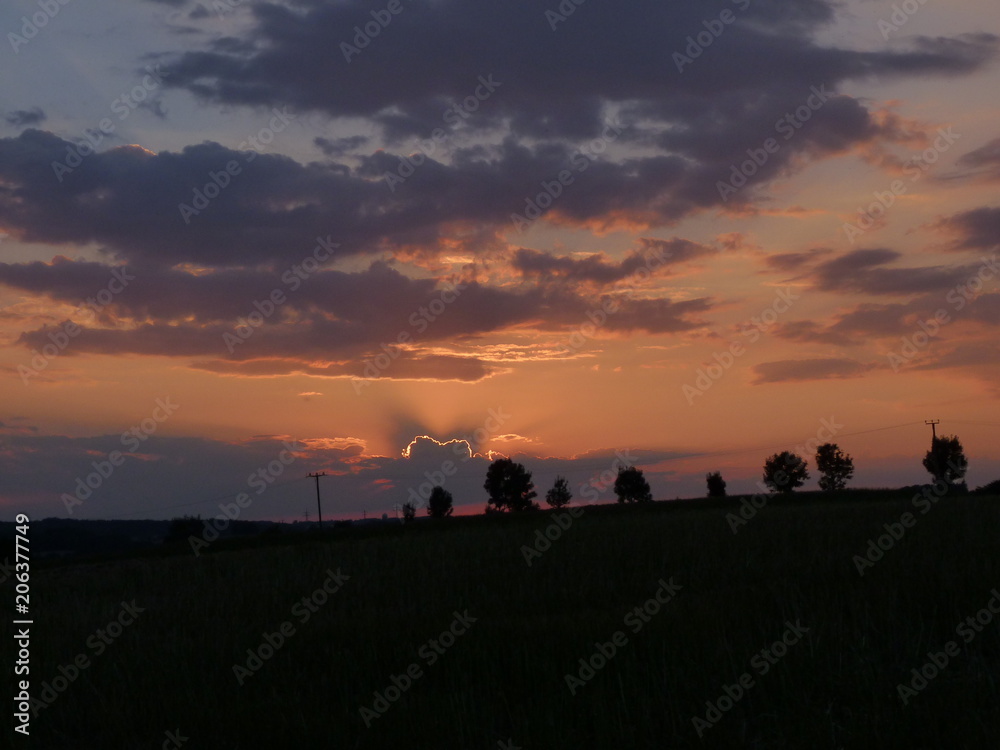 Fototapeta premium Atardecer después de tormenta