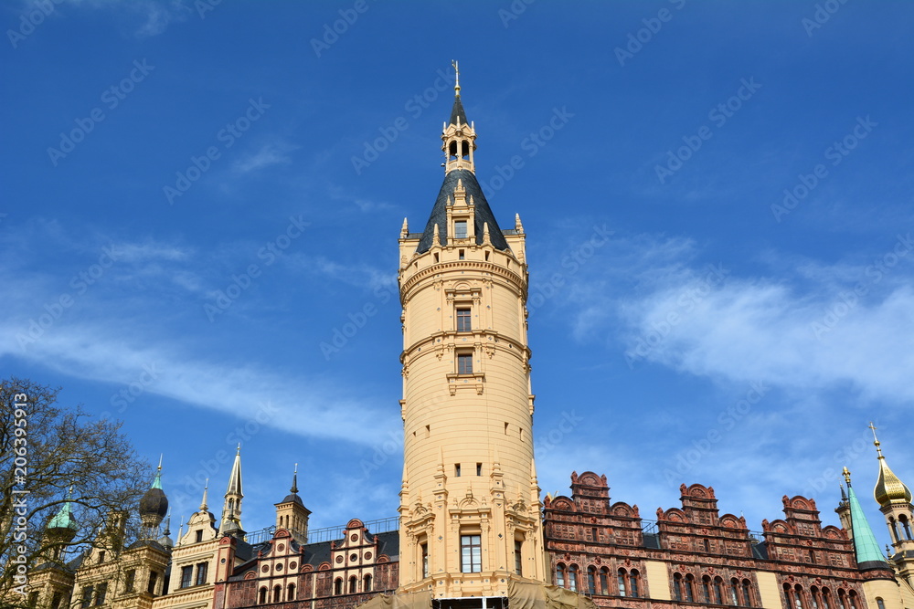 Obraz premium Turm des Schweriner Schlosses