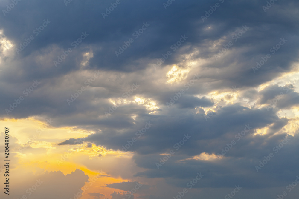 Obraz premium dramatic stormy cloud