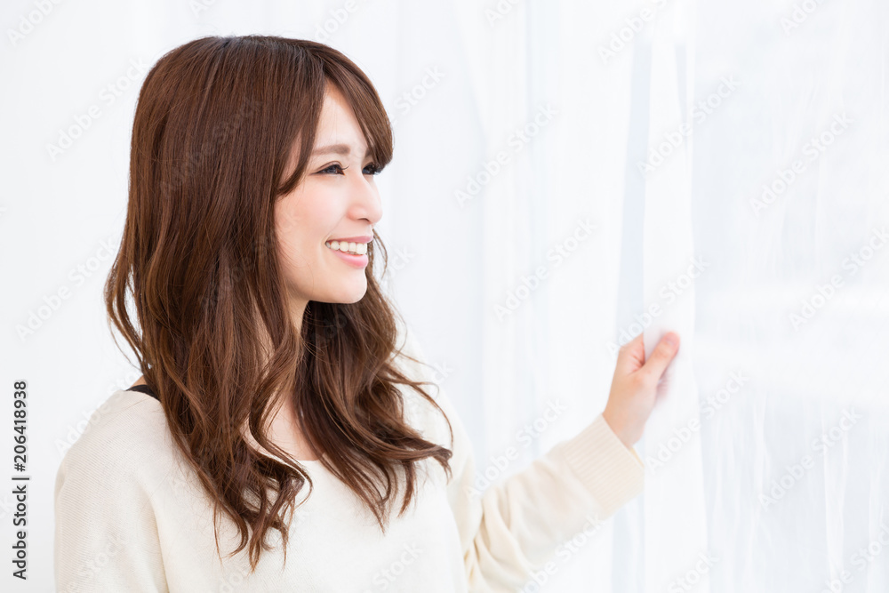 リラックスする女性