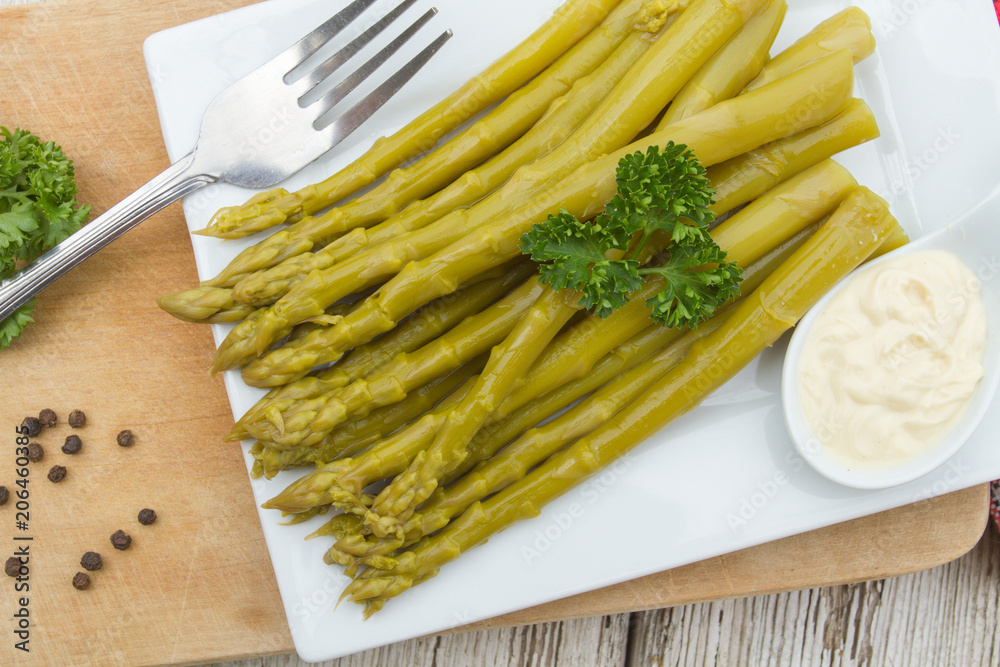 asperges vertes et mayonnaise