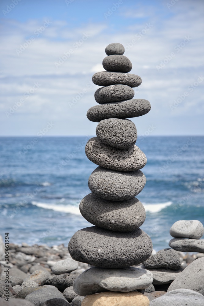 Fototapeta premium Cairn ocean