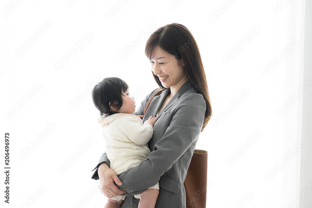 赤ちゃん　育児イメージ