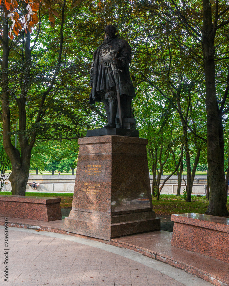 Obraz premium Herzog Albrecht grunder monument. The restored cathedral on the island of Kant.