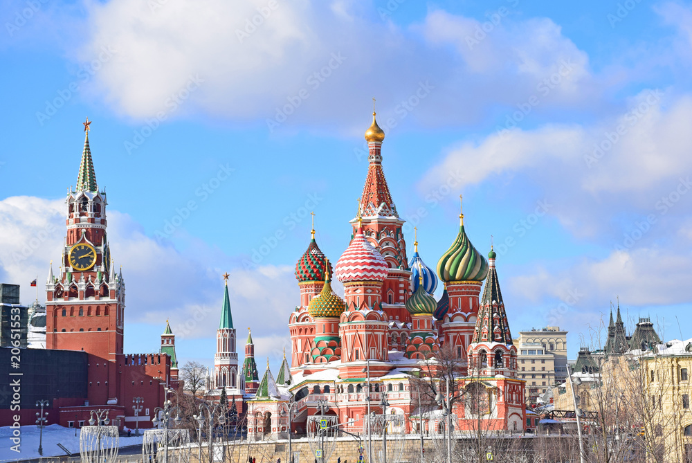 The Intercession Cathedral was built in 1561. The architects of the cathedral are Postnik and Barma. The style of the temple combines the traditions of both Russian architecture and European architect