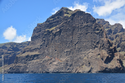 acantilado de Los Gigantes, Tenerife © uzkiland