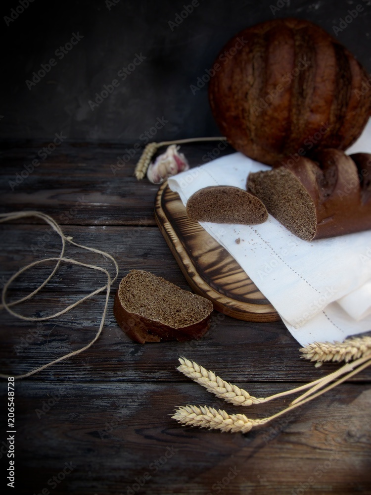 food, brown, wood, nut, wooden, bread, healthy, cinnamon, walnut, fresh, decoration, ingredient, beauty, natural, closeup, old, bath, still life, rustic, vintage, white, table, basket, traditional, ro - obrazy, fototapety, plakaty 