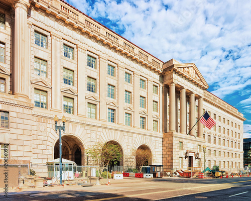 фотографія Herbert Hoover Building of Department of Commerce in Washington DC