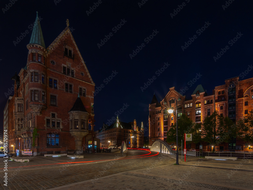 Nachts in Hafencity - at night in the harbour district