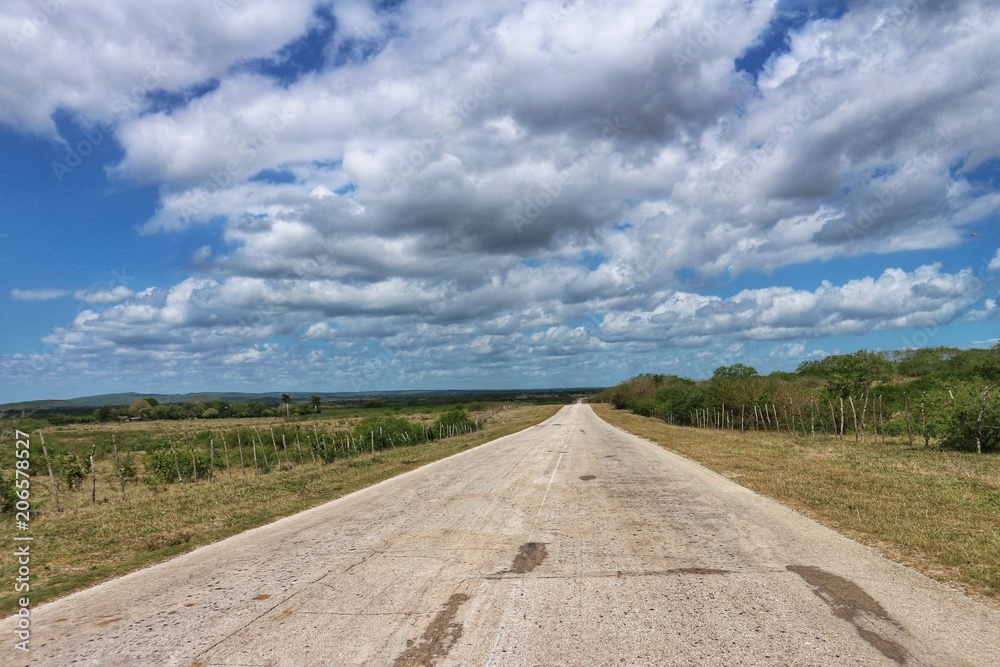 Landstraße auf Kuba, Karibik
